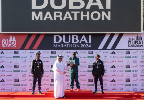 Foto offerta MARATONA DI DUBAI | 42K,10K, immagini dell'offerta MARATONA DI DUBAI | 42K,10K di Ovunque viaggi.